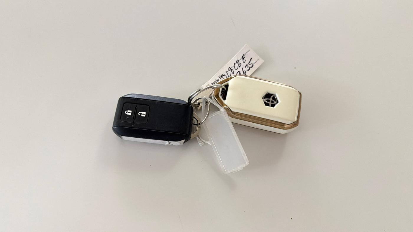 2023 Toyota Glanza G E-CNG, CNG, Manual, 73,157 km, Key Close Up