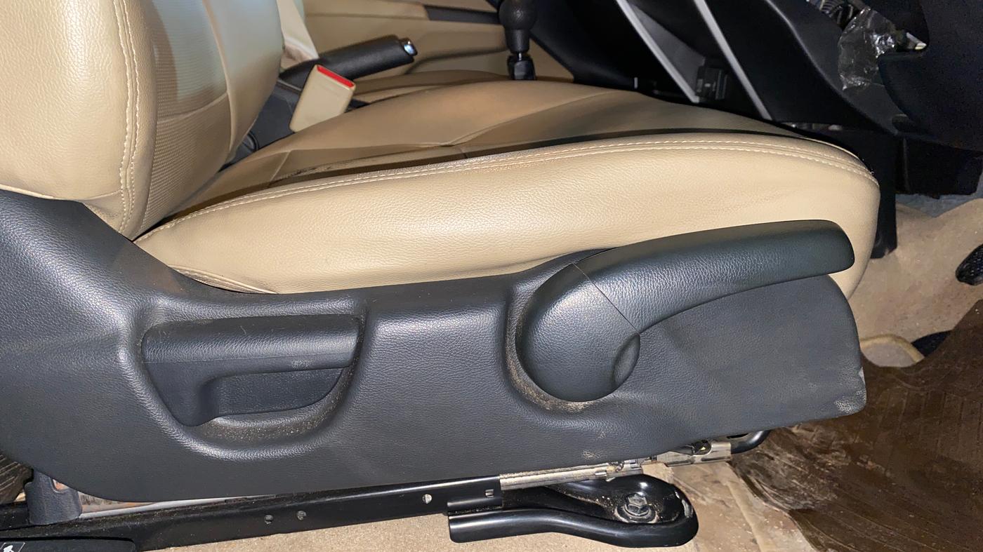 2019 Honda City 1.5L I-VTEC V MT, Petrol, Manual, 28,021 km, Driver Side Adjustment Panel