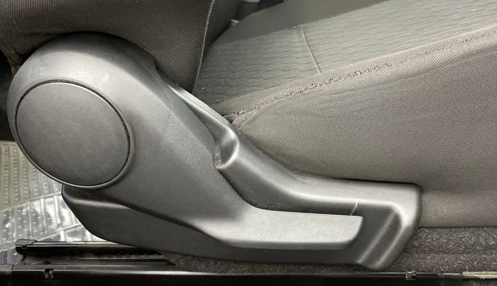 2017 Maruti Baleno DELTA 1.2 K12, Petrol, Manual, 17,481 km, Driver Side Adjustment Panel