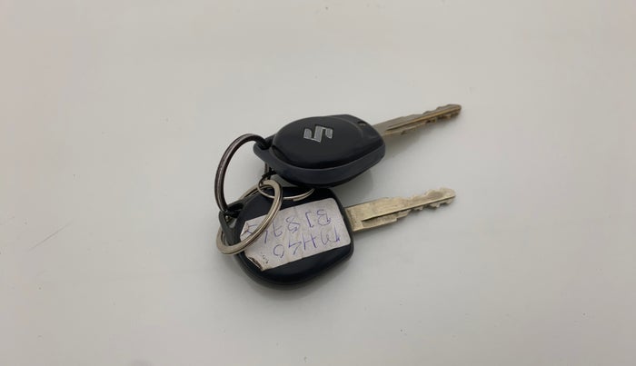 2019 Maruti Dzire VXI AMT, Petrol, Automatic, 80,376 km, Key Close Up