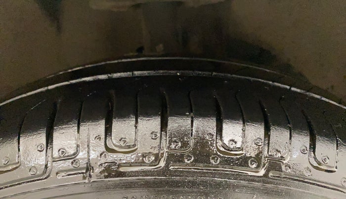 2019 Maruti Dzire VXI AMT, Petrol, Automatic, 80,376 km, Right Front Tyre Tread