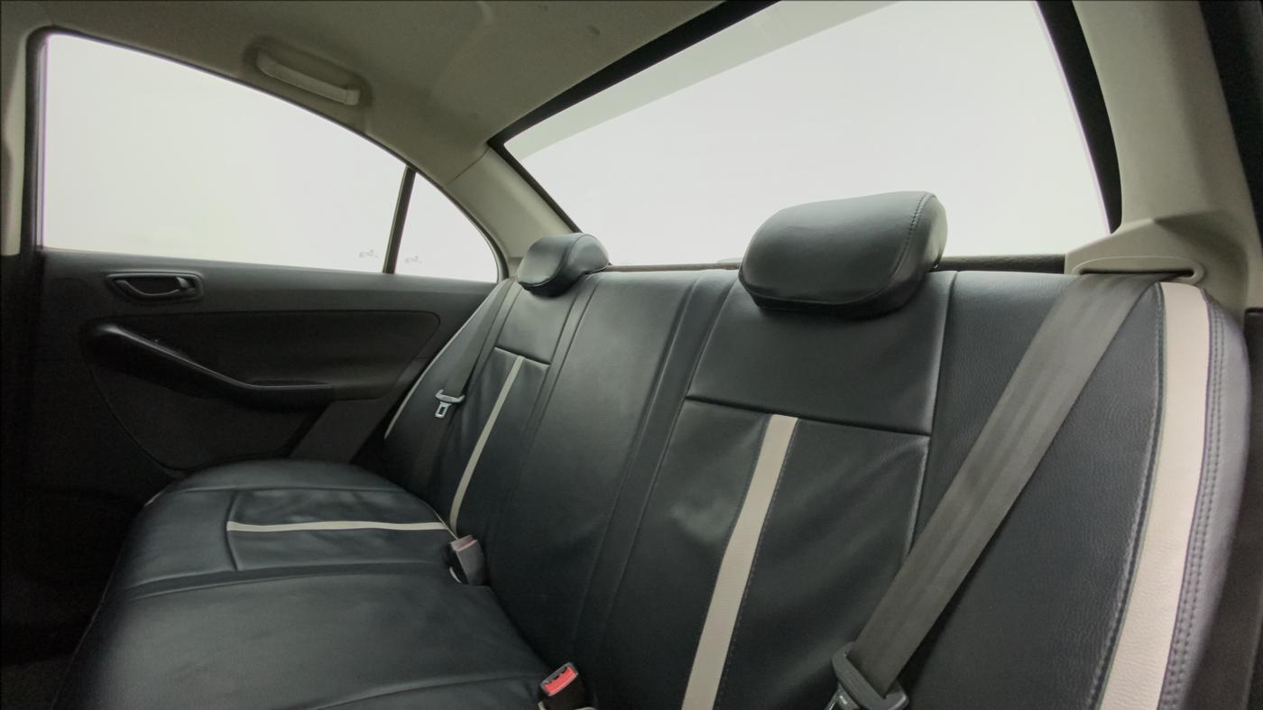 2015 Tata Zest XMS QUADRAJET 90PS, Diesel, Manual, 88,772 km, Right Side Rear Door Cabin