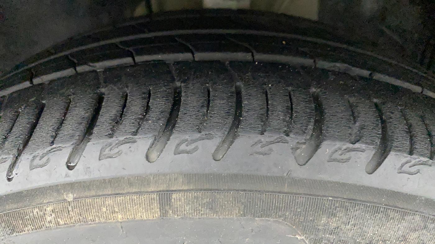 2020 Tata ALTROZ XZ 1.2, Petrol, Manual, 23,753 km, Left Front Tyre Tread