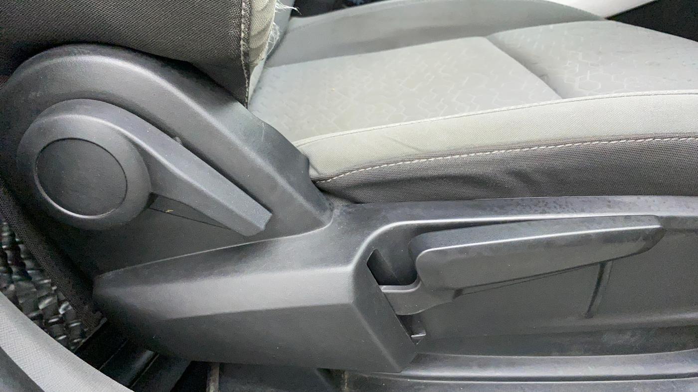 2020 Tata ALTROZ XZ 1.2, Petrol, Manual, 23,753 km, Driver Side Adjustment Panel