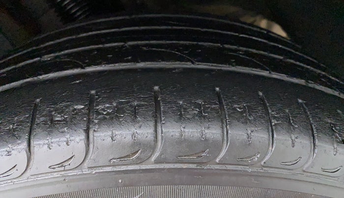 2017 Hyundai Tucson 2WD AT GLS DIESEL, Diesel, Automatic, 39,474 km, Left Rear Tyre Tread