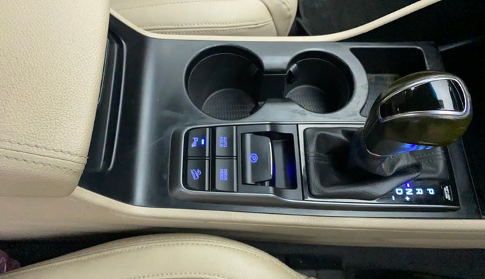2017 Hyundai Tucson 2WD AT GLS DIESEL, Diesel, Automatic, 39,474 km, Gear Lever