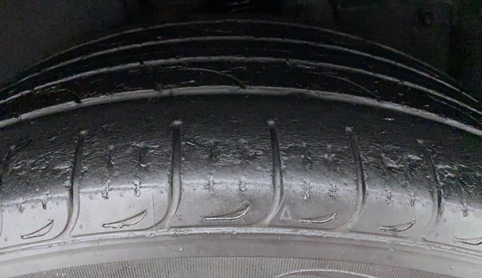 2017 Hyundai Tucson 2WD AT GLS DIESEL, Diesel, Automatic, 39,474 km, Right Rear Tyre Tread
