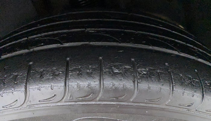 2017 Hyundai Tucson 2WD AT GLS DIESEL, Diesel, Automatic, 39,474 km, Right Front Tyre Tread