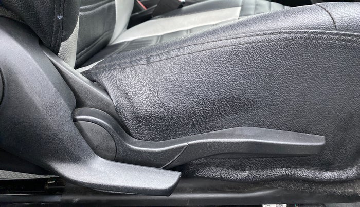 2019 Maruti Swift VXI D, Petrol, Manual, 18,525 km, Driver Side Adjustment Panel