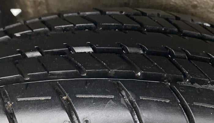2011 Maruti Wagon R 1.0 VXI, Petrol, Manual, 72,497 km, Right Rear Tyre Tread