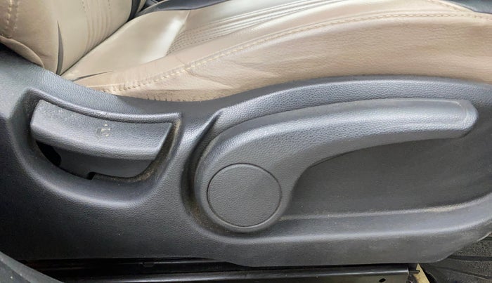 2014 Hyundai Elite i20 ASTA 1.2, Petrol, Manual, 74,879 km, Driver Side Adjustment Panel