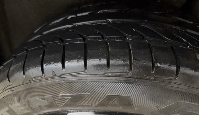 2021 Toyota URBAN CRUISER MID GRADE AT, Petrol, Automatic, 1,02,809 km, Left Rear Tyre Tread