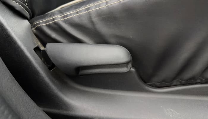 2021 Toyota URBAN CRUISER MID GRADE AT, Petrol, Automatic, 1,02,809 km, Driver Side Adjustment Panel