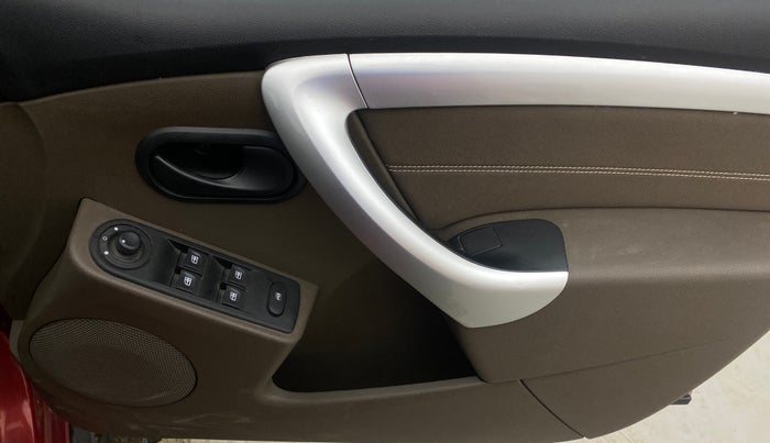 2018 Renault Duster RXL PETROL, Petrol, Manual, 20,319 km, Driver Side Door Panels Control