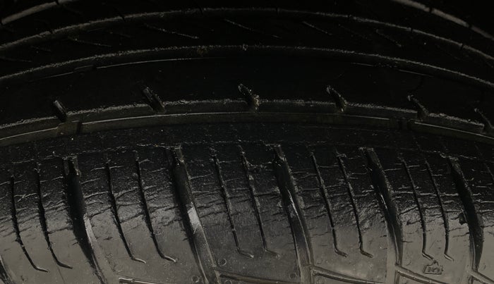 2018 Renault Duster RXL PETROL, Petrol, Manual, 20,319 km, Left Front Tyre Tread