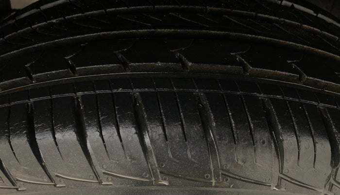 2018 Renault Duster RXL PETROL, Petrol, Manual, 20,319 km, Left Rear Tyre Tread