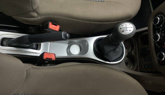 2018 Renault Duster RXL PETROL, Petrol, Manual, 20,319 km, Gear Lever