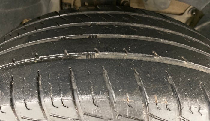 2018 Renault Duster RXZ DIESEL 110, Diesel, Manual, 58,724 km, Right Front Tyre Tread