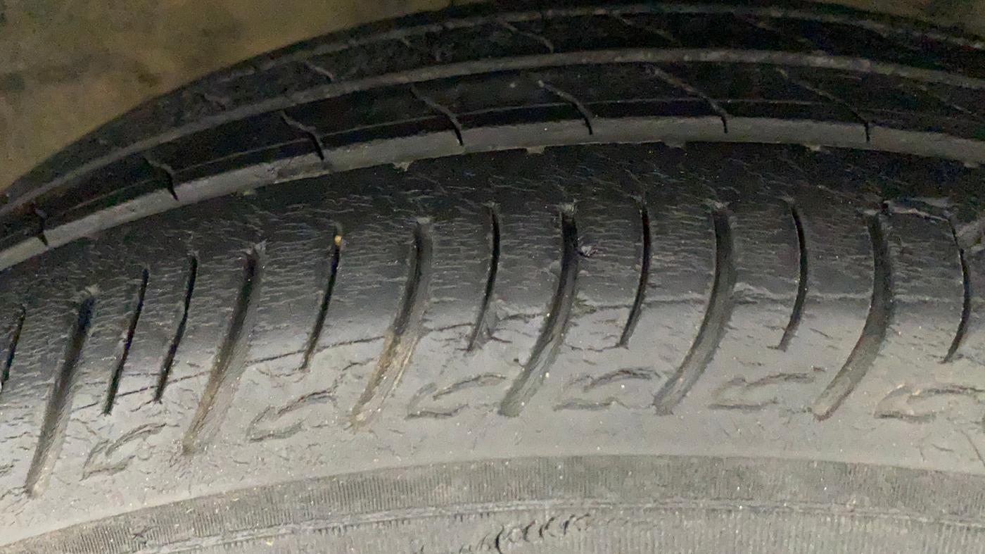 2019 Maruti Baleno DELTA PETROL 1.2, Petrol, Manual, 56,193 km, Right Front Tyre Tread