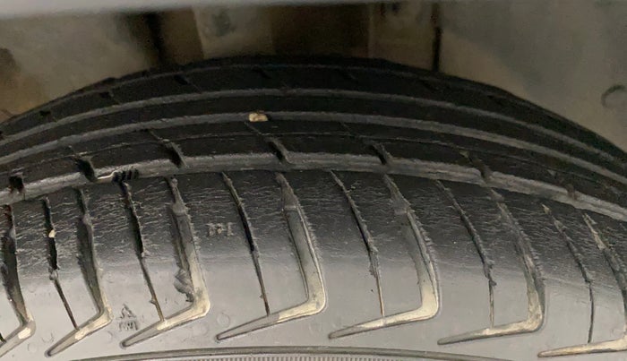 2018 Renault Kwid CLIMBER 1.0 AMT, Petrol, Automatic, 56,057 km, Right Front Tyre Tread