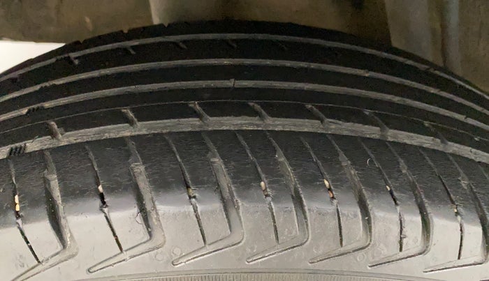 2018 Renault Kwid CLIMBER 1.0 AMT, Petrol, Automatic, 56,057 km, Right Rear Tyre Tread