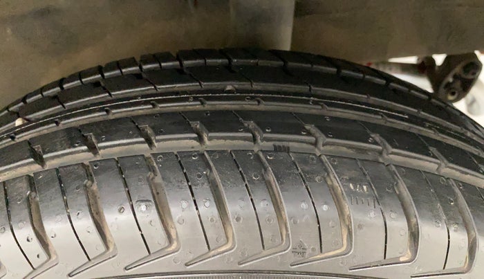 2018 Renault Kwid CLIMBER 1.0 AMT, Petrol, Automatic, 56,057 km, Left Rear Tyre Tread
