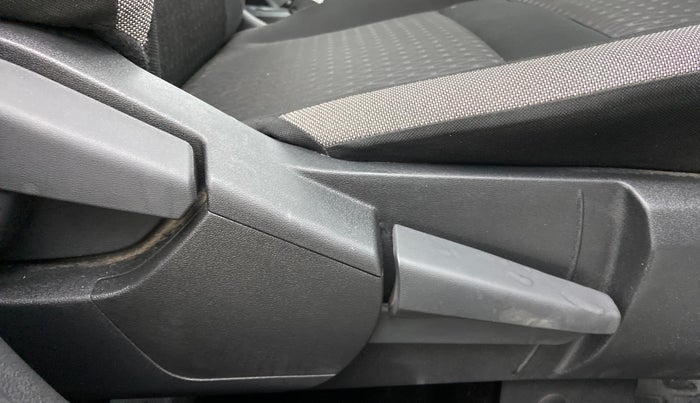 2022 Nissan MAGNITE XV EXECUTIVE TURBO CVT, Petrol, Automatic, 21,255 km, Driver Side Adjustment Panel