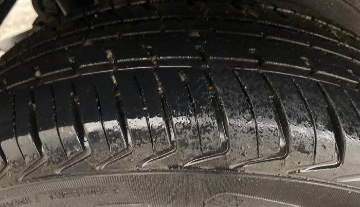 2013 Maruti Wagon R 1.0 LXI CNG, CNG, Manual, 85,769 km, Right Rear Tyre Tread