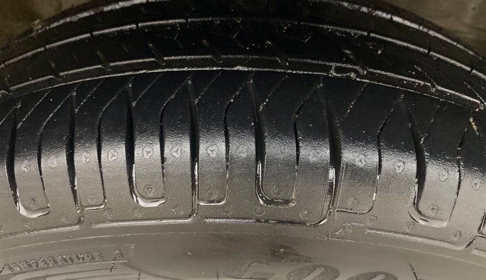 2013 Maruti Wagon R 1.0 LXI CNG, CNG, Manual, 85,769 km, Right Front Tyre Tread