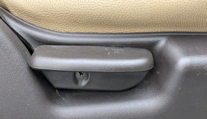 2011 Hyundai Santro Xing GLS, Petrol, Manual, 71,938 km, Driver Side Adjustment Panel