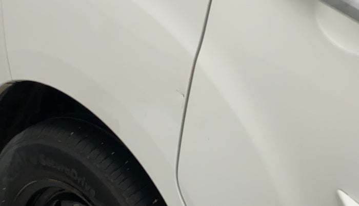 2015 Maruti Ertiga VXI CNG, CNG, Manual, 65,415 km, Right quarter panel - Slightly dented