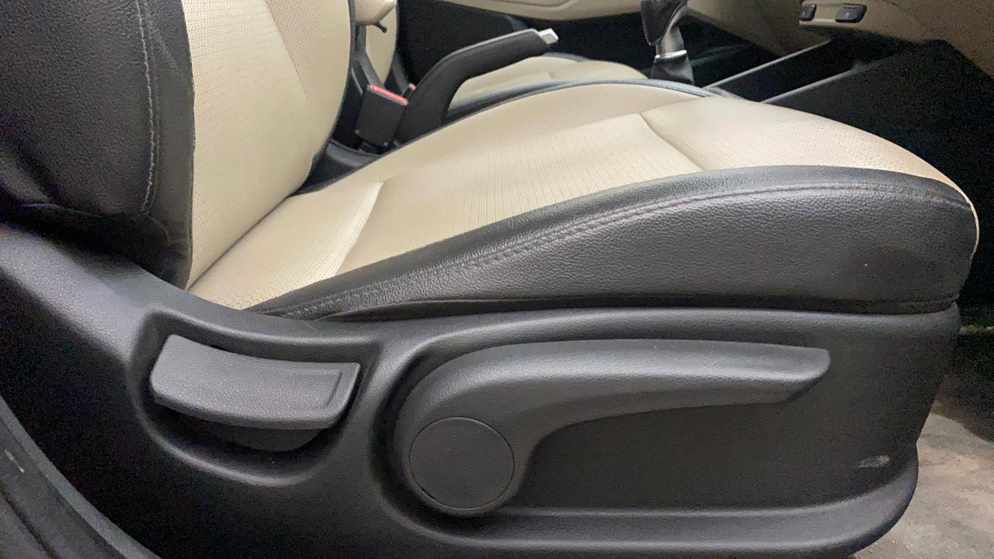 2020 Hyundai Verna SX (O) 1.5 CRDI, Diesel, Manual, 76,159 km, Driver Side Adjustment Panel