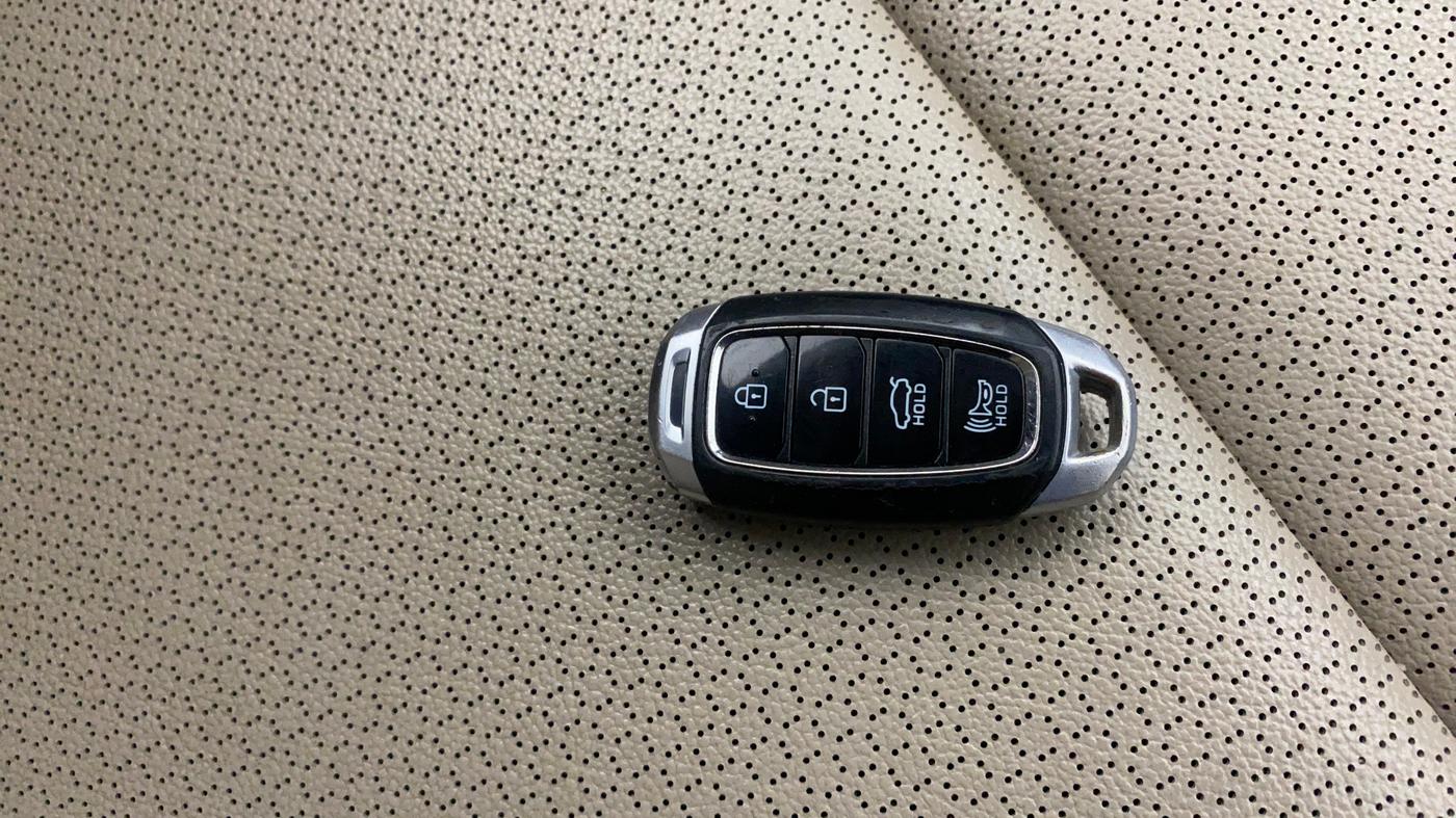 2020 Hyundai Verna SX (O) 1.5 CRDI, Diesel, Manual, 76,159 km, Key Close Up