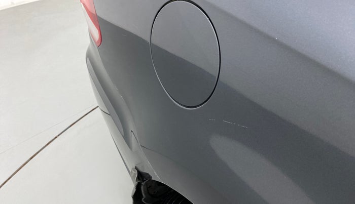 2016 Volkswagen Vento HIGHLINE 1.5 AT, Diesel, Automatic, 1,08,164 km, Right quarter panel - Minor scratches