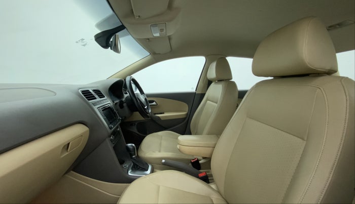 2016 Volkswagen Vento HIGHLINE 1.5 AT, Diesel, Automatic, 1,08,164 km, Right Side Front Door Cabin