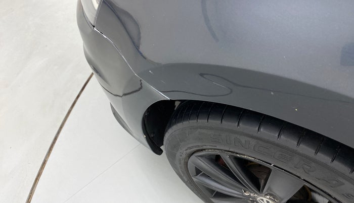 2016 Volkswagen Vento HIGHLINE 1.5 AT, Diesel, Automatic, 1,08,164 km, Left fender - Slightly dented