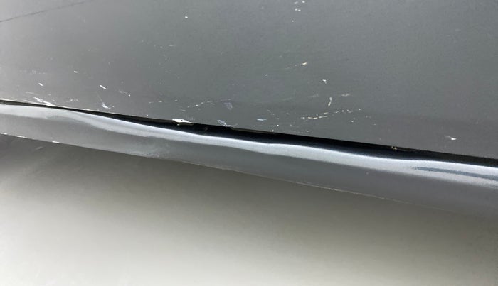 2016 Volkswagen Vento HIGHLINE 1.5 AT, Diesel, Automatic, 1,08,164 km, Left running board - Slightly dented