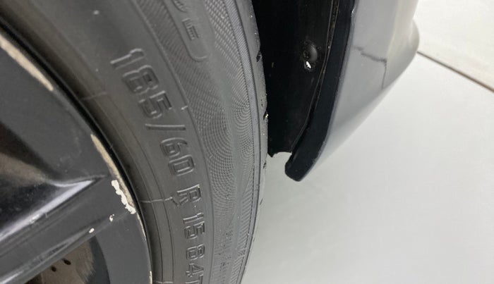 2016 Volkswagen Vento HIGHLINE 1.5 AT, Diesel, Automatic, 1,08,164 km, Right fender - Lining loose