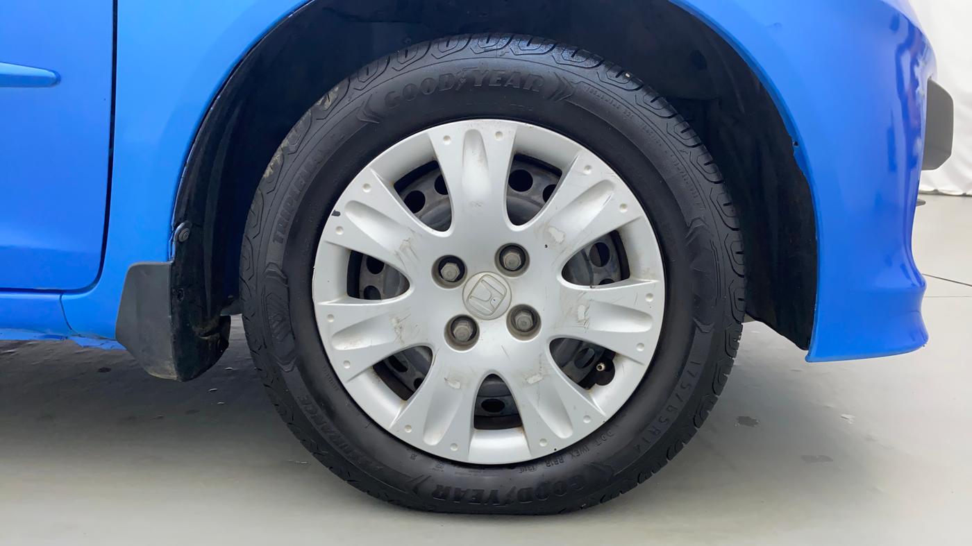 2013 Honda Brio 1.2 S MT I VTEC, Petrol, Manual, 1,07,488 km, Right Front Tyre