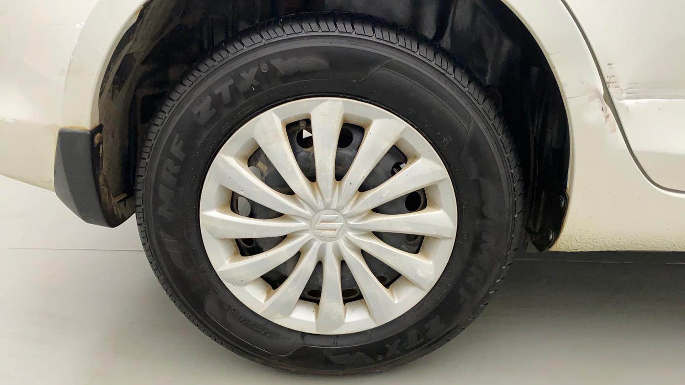 2015 Maruti Swift Dzire VXI, Petrol, Manual, 62,035 km, Right Rear Wheel