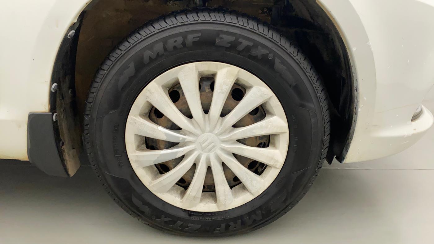 2015 Maruti Swift Dzire VXI, Petrol, Manual, 62,035 km, Right Front Wheel