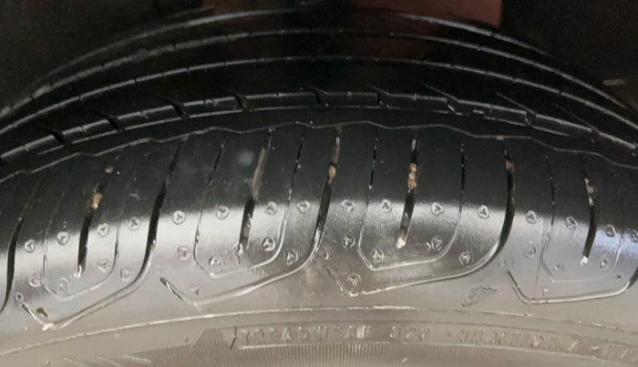 2024 MG ASTOR Select 1.5 MT, Petrol, Manual, 12,206 km, Left Rear Tyre Tread