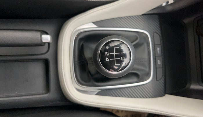 2024 MG ASTOR Select 1.5 MT, Petrol, Manual, 12,206 km, Gear Lever