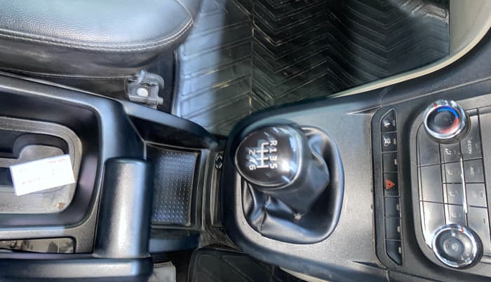 2018 Mahindra MARAZZO M2 7STR, Diesel, Manual, 1,04,829 km, Gear Lever