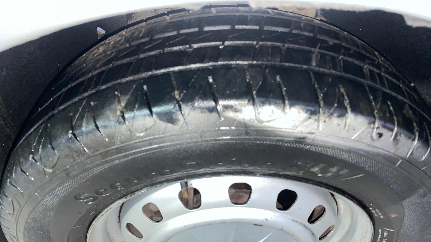 2018 Mahindra MARAZZO M2 7STR, Diesel, Manual, 1,04,829 km, Left Front Tyre Tread