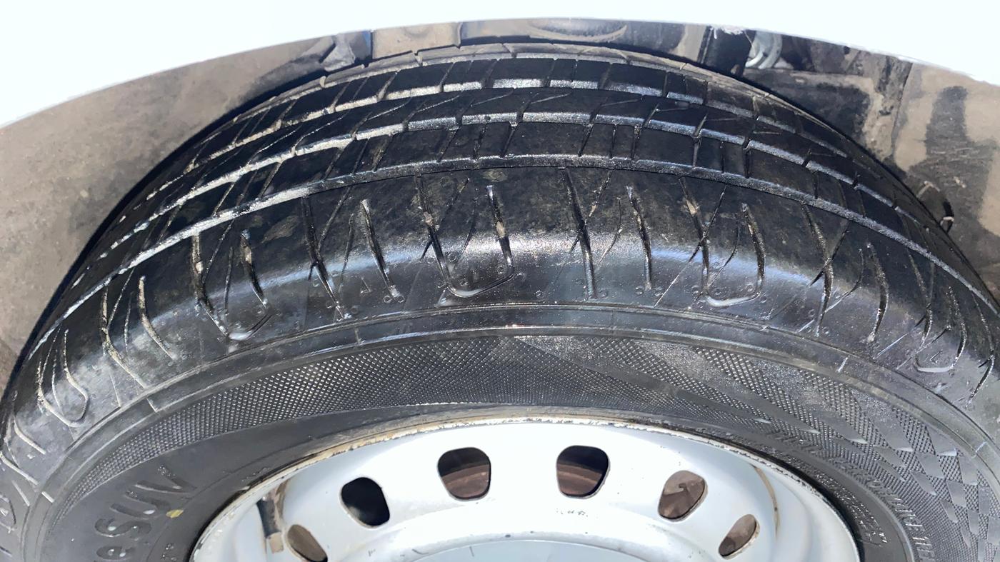 2018 Mahindra MARAZZO M2 7STR, Diesel, Manual, 1,04,829 km, Right Front Tyre Tread