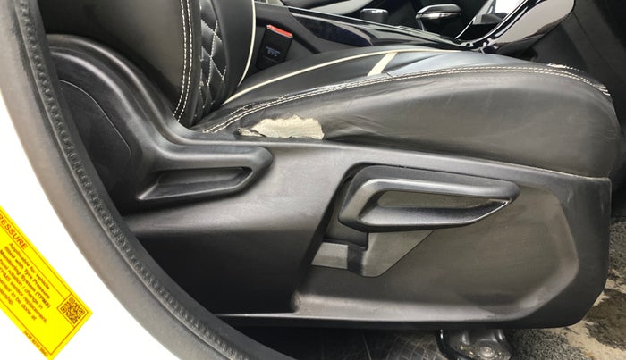 2024 Tata NEXON CREATIVE+ SUNROOF AMT 1.2 PETROL, CNG, Automatic, 36,991 km, Driver Side Adjustment Panel