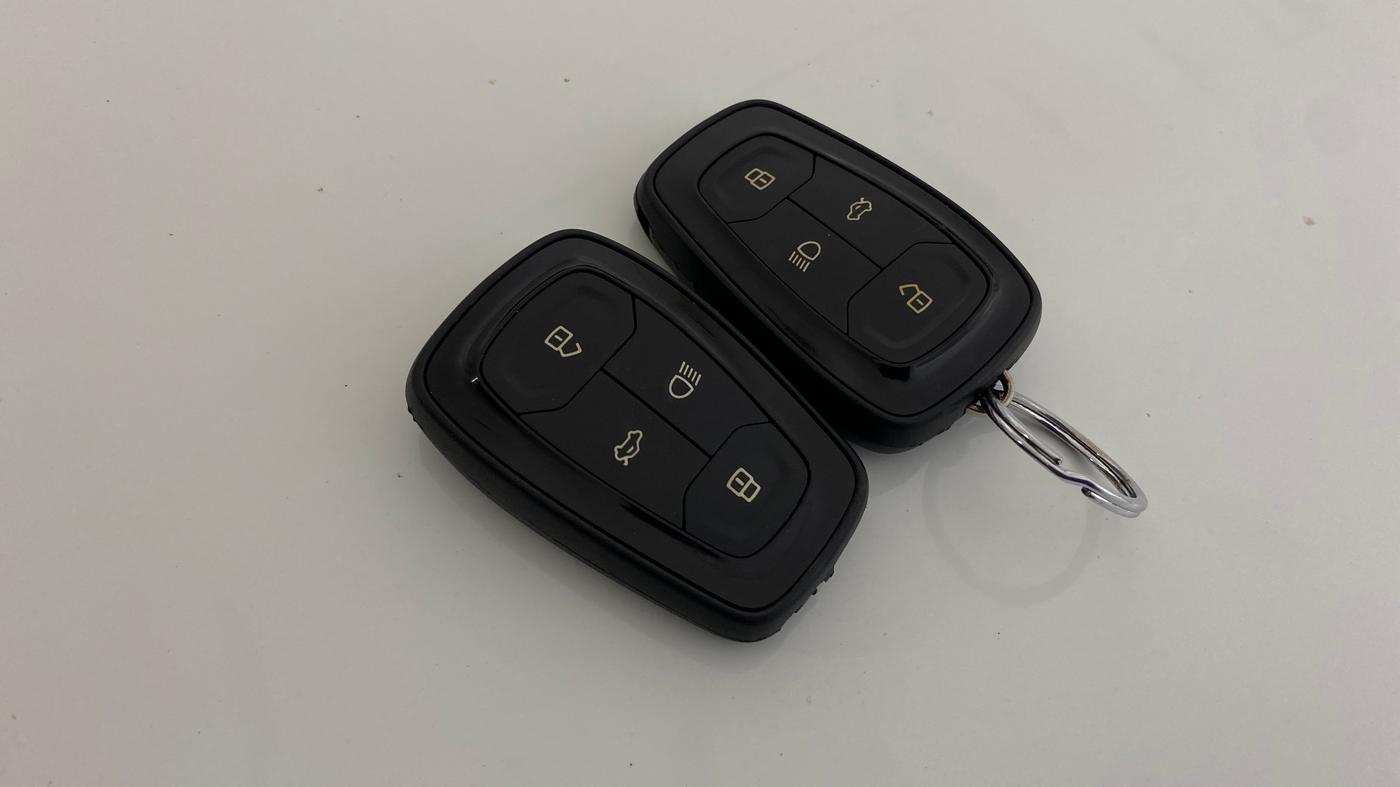 2024 Tata NEXON CREATIVE+ SUNROOF AMT 1.2 PETROL, CNG, Automatic, 36,991 km, Key Close Up