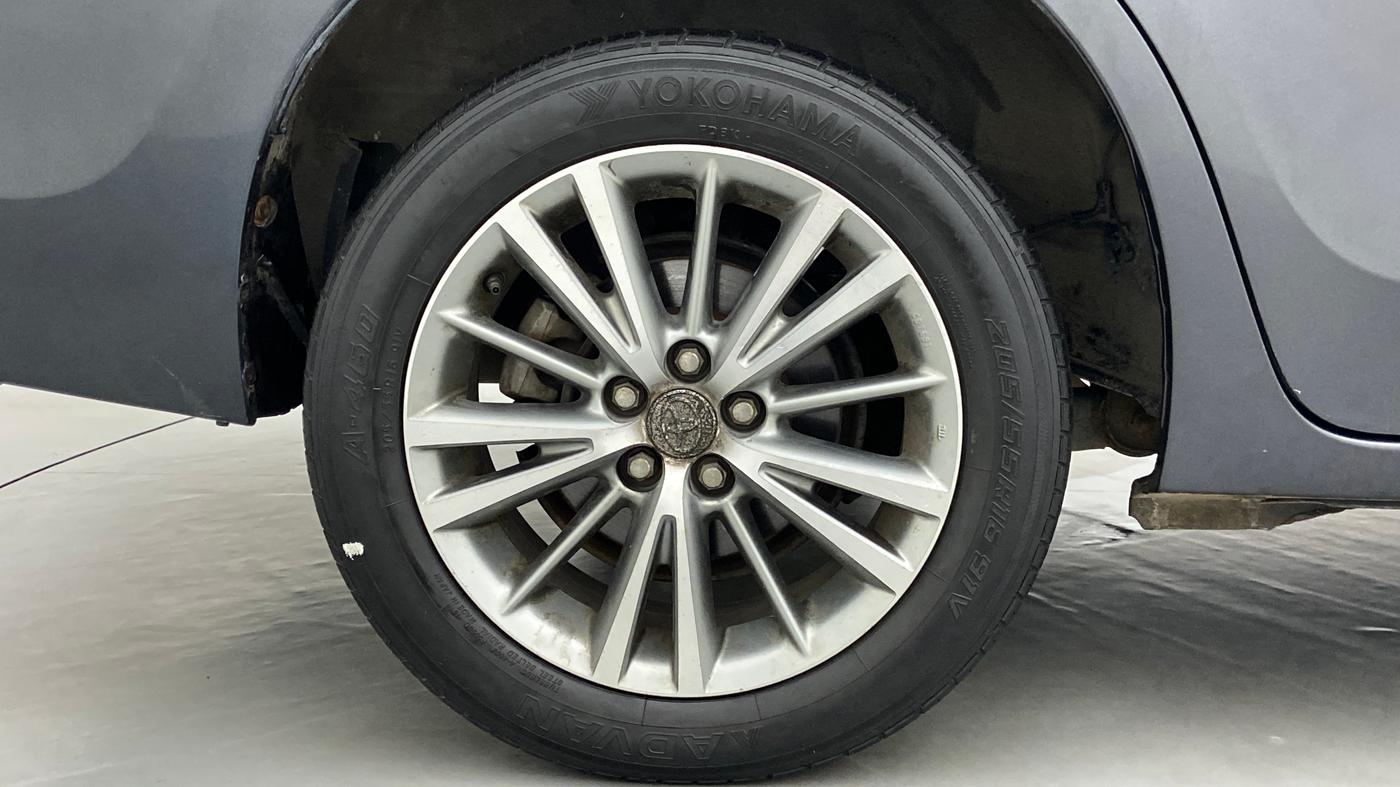 2014 Toyota Corolla Altis VL AT, Petrol, Automatic, 58,570 km, Right Rear Wheel