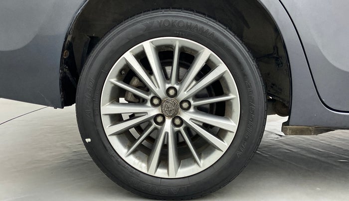 2014 Toyota Corolla Altis VL AT, Petrol, Automatic, 58,570 km, Right Rear Wheel